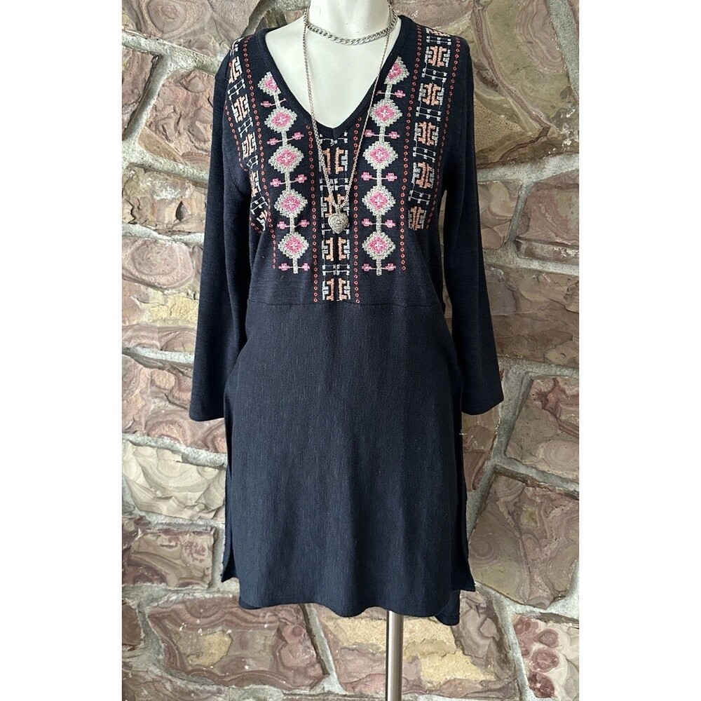 Anthropologie Akemi and‎ Kin Embroidered Navy Tunic Size Medium